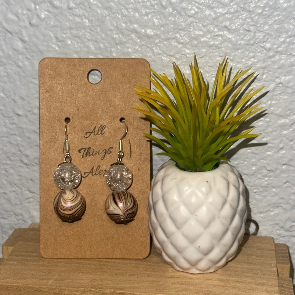 Elegant Gold and Brown Earrings